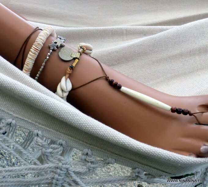 N4213_Bracelet_de_pied_cordon_tube_os_blanc_casse_-_Bijoux_en_ligne_NINANINA-1