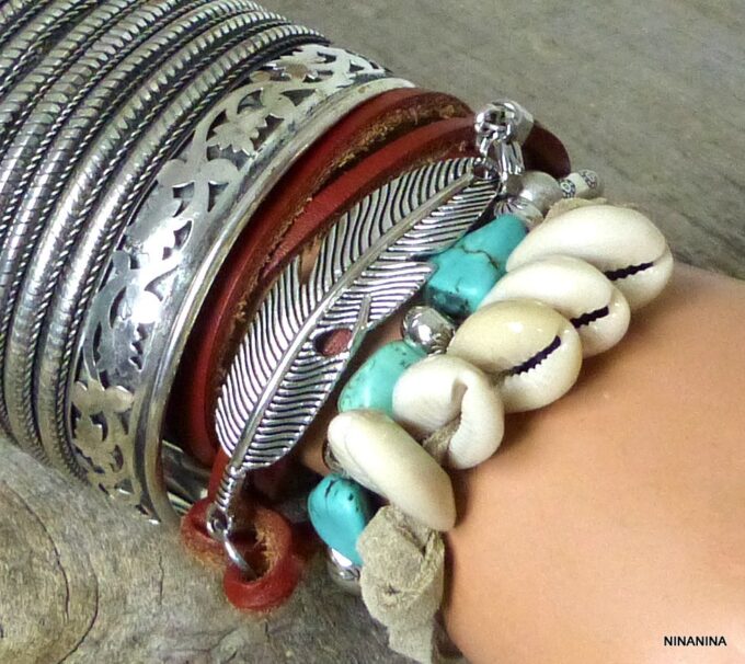 N4222ter_Bracelet_cordon_coquillage_cauri
