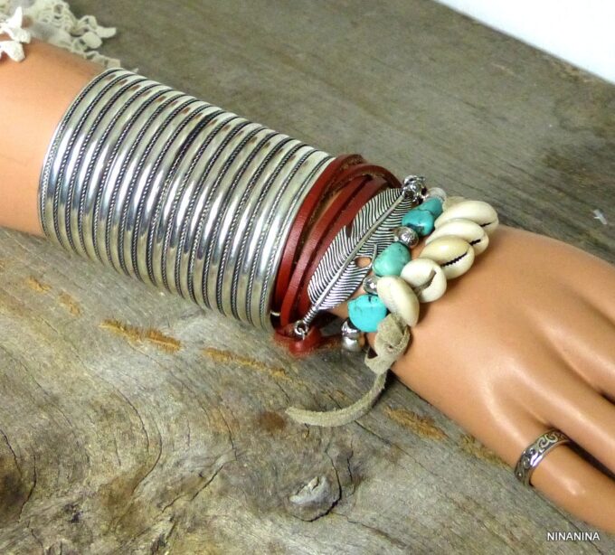 N4222tera_Bracelet_cordon_coquillage_cauri-2