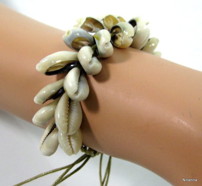 N4239b_bracelet_cordon_coquillage_grain_de_cafe