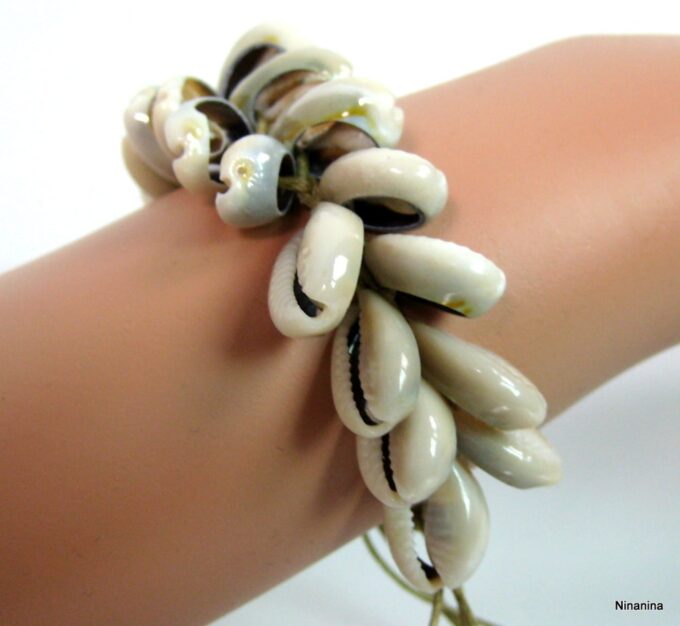 N4239p_bracelet_cordon_coquillage_grain_de_cafe