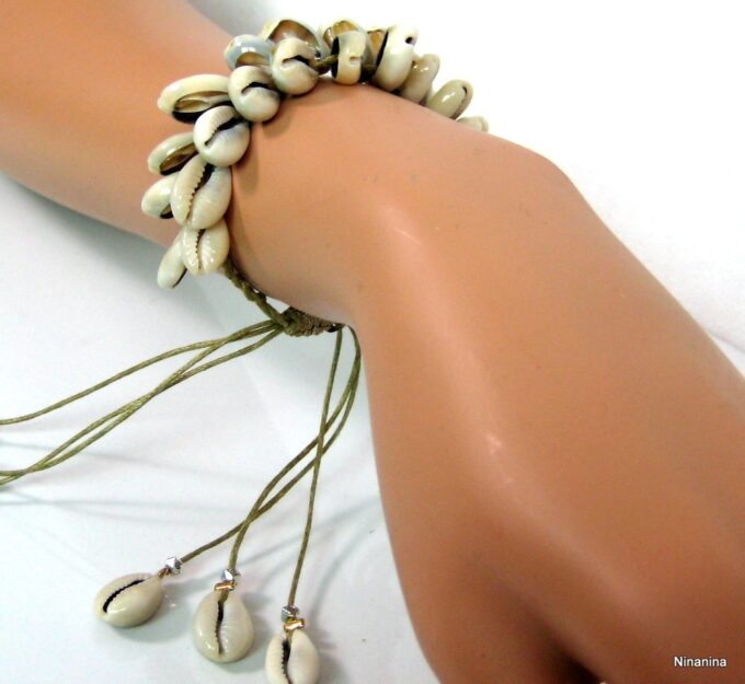 N4239q_bracelet_cordon_coquillage_grain_de_cafe