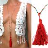 N4252i_collier_long_rocailles_multicolores_et_pompon_rouge