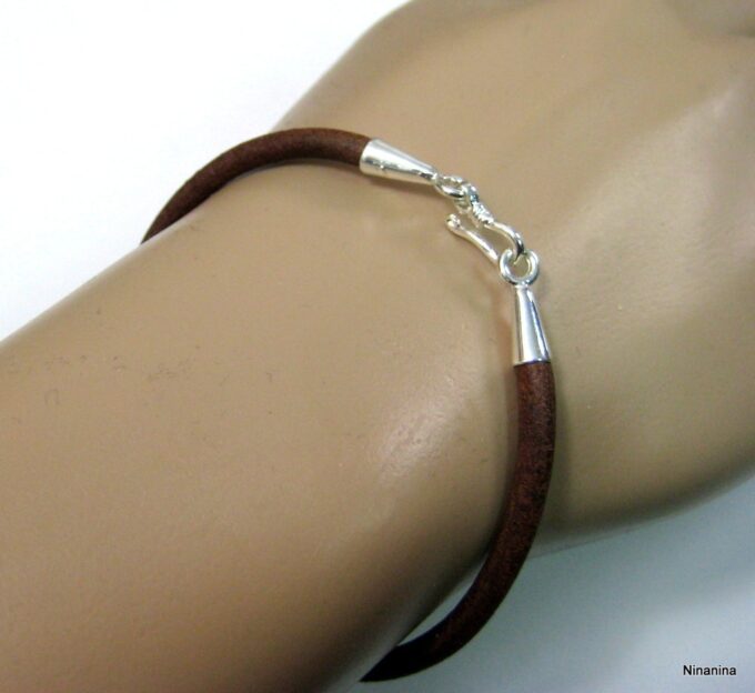 N4279f_Bracelet_cordon_cuir_plaque_argent_fermoir_crochet