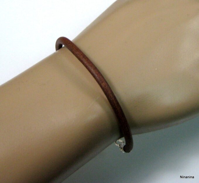 N4279g_Bracelet_cordon_cuir_plaque_argent_fermoir_crochet