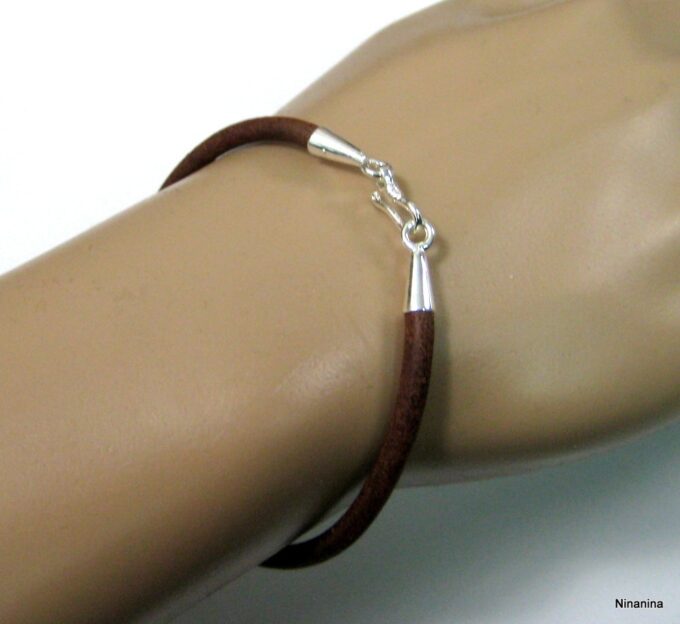 N4279i_Bracelet_cordon_cuir_plaque_argent_fermoir_crochet