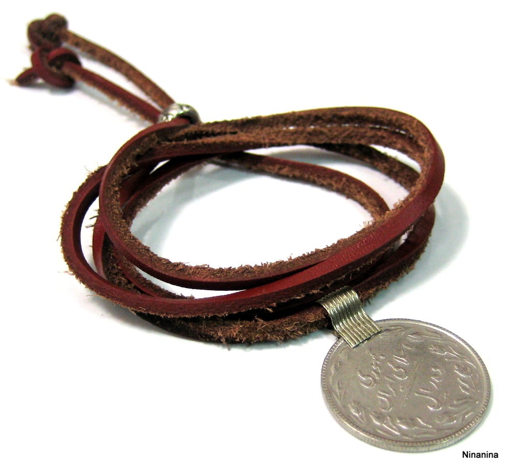 Bracelet femme enroulé cordon cuir pièce métal argenté – Image 2
