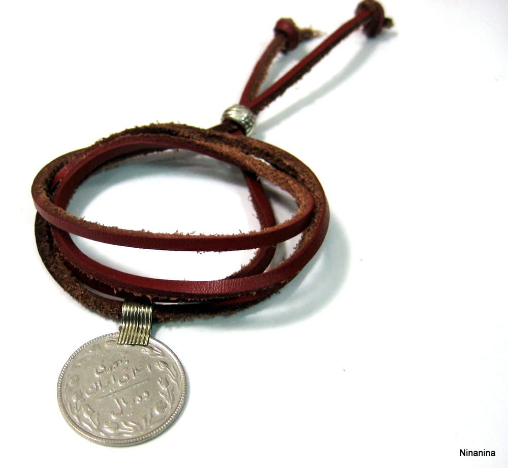 Bracelet femme enroulé cordon cuir pièce métal argenté – Image 4