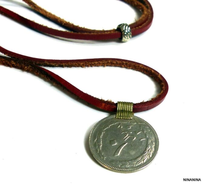 N4281tera_Collier_cuir_piece_tribale_metal_argent