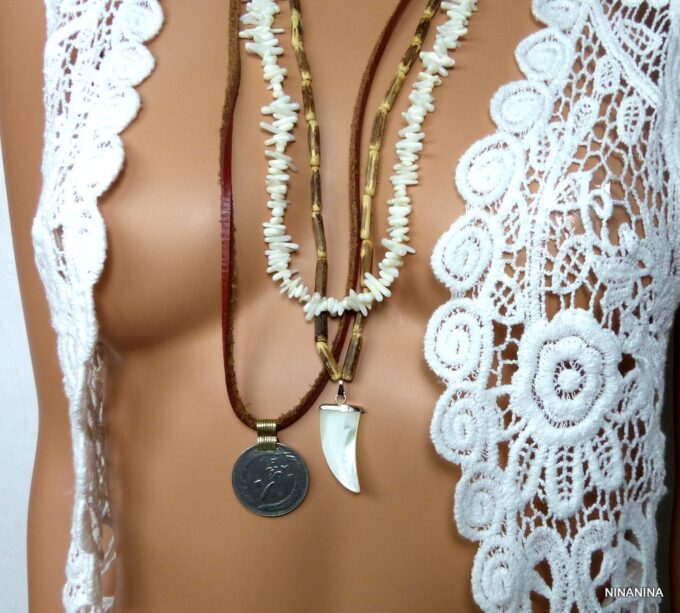 N4281terd_Collier_cuir_piece_tribale_metal_argent-1