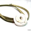 N4330a_collier_cordon_daim_coquillage