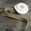 N4330terl_Collier_lacet_daim_coquillage