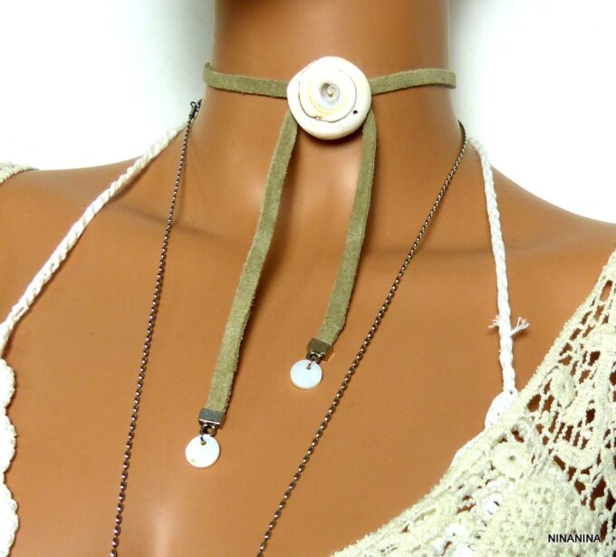 N4330tero_Collier_lacet_daim_coquillage