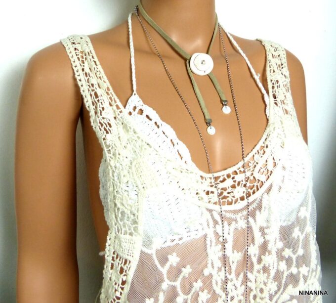 N4330terr_Collier_lacet_daim_coquillage