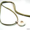 N4350f_collier_cordon_daim_et_coquillage_escargot_blanc-1