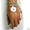 N4351e_bracelet_wrap_cordon_daim_et_coquillage_escargot_blanc