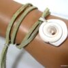 N4351f_bracelet_wrap_cordon_daim_et_coquillage_escargot_blanc