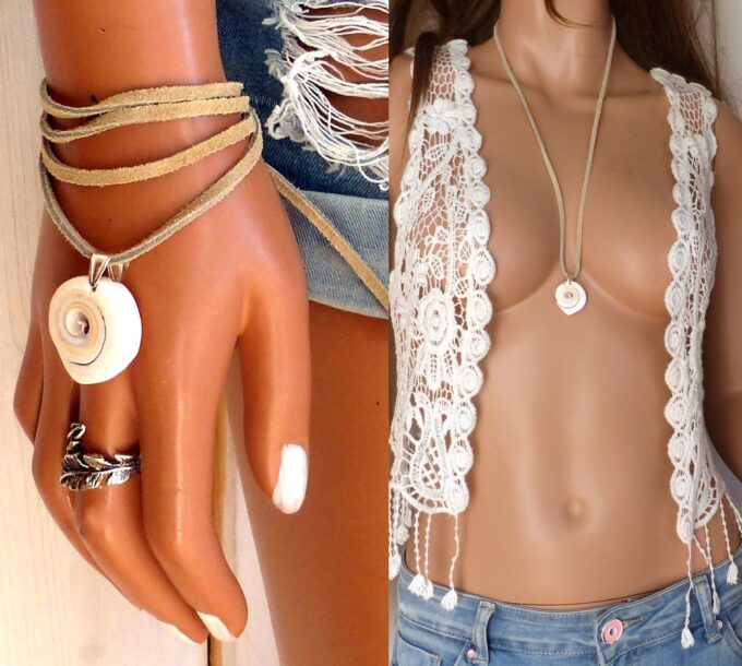 N4351g_Bracelet_wrap_lacet_daim_coquillage_-_Bijoux_Bracelets_en_ligne_Ninanina