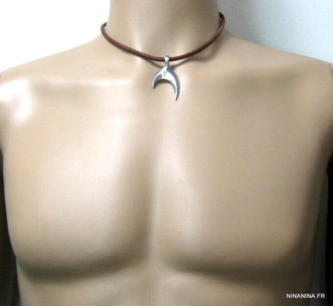 N4408c_collier_cordon_cuir_queue_baleine_acier