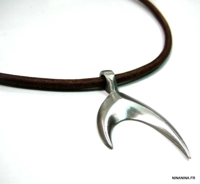 N4408e_collier_cordon_cuir_queue_baleine_acier
