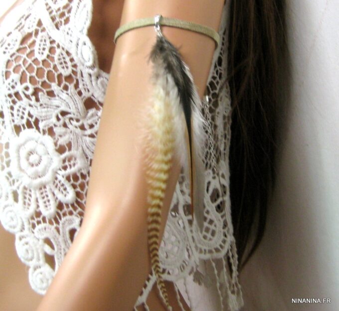 N4461f_bracelet_de_biceps_daim_et_longues_plumes-1