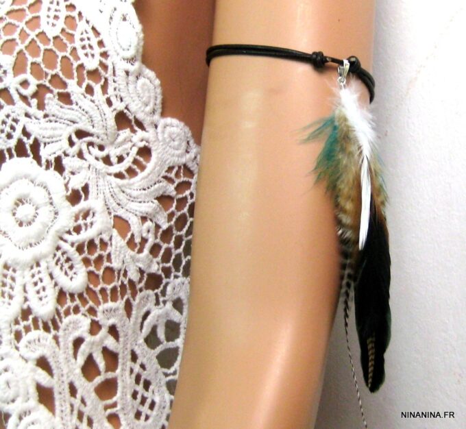 N4462c_bracelet_de_biceps_cuir_et_longues_plumes-1