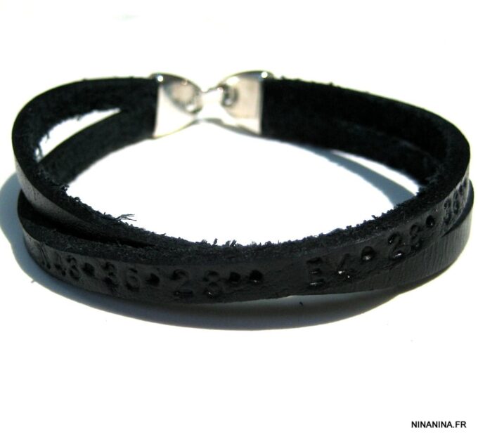 N4473A_bracelet_cuir_personnalise_position_GPS-1
