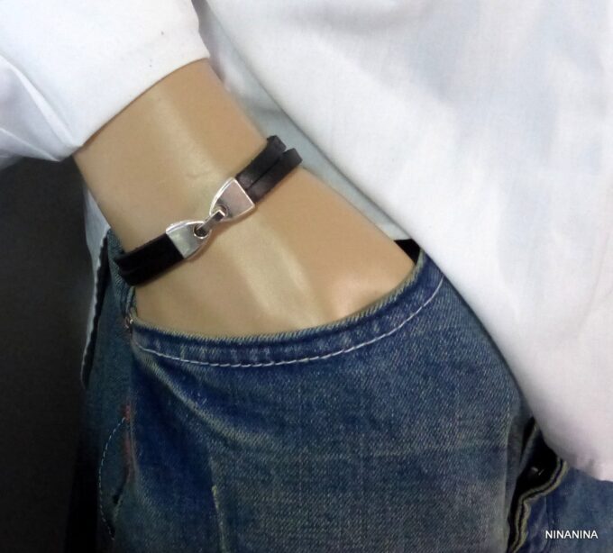 N4473b_Bracelet_homme_cuir_personnalise_coordonnees_position_GPS_fermoir_metal_argent