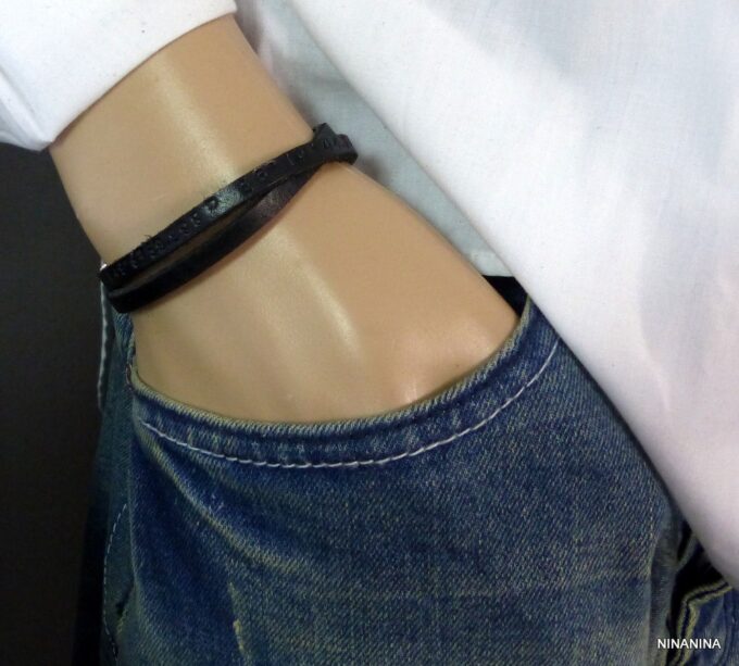 N4473c_Bracelet_homme_cuir_personnalise_coordonnees_position_GPS_fermoir_metal_argent-1