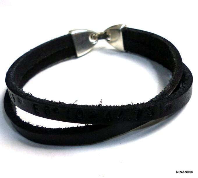 N4473g_Bracelet_homme_cuir_personnalise_coordonnees_position_GPS_fermoir_metal_argent-1