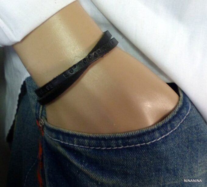 N4473i_Bracelet_homme_cuir_personnalise_coordonnees_position_GPS_fermoir_metal_argent-1