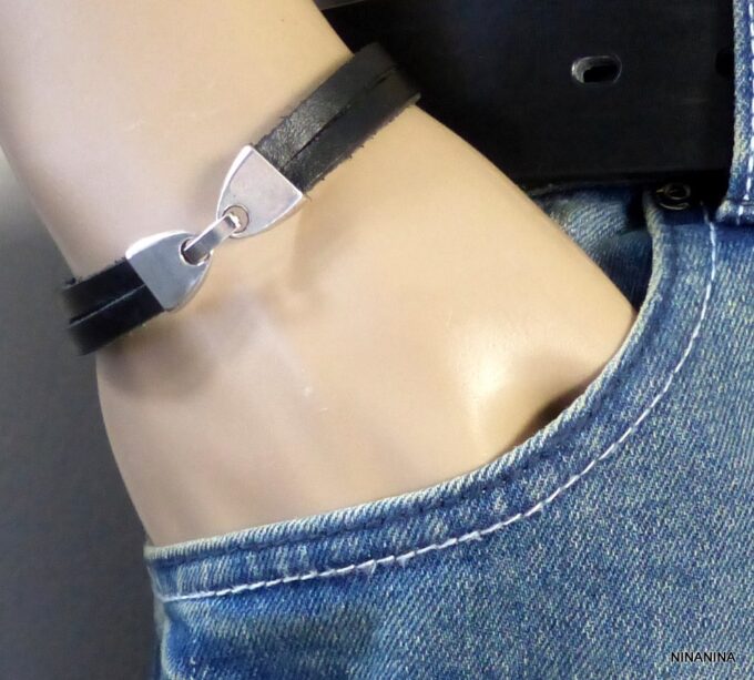 N4473terf_Bracelet_homme_cuir_personnalise_position_GPS-1