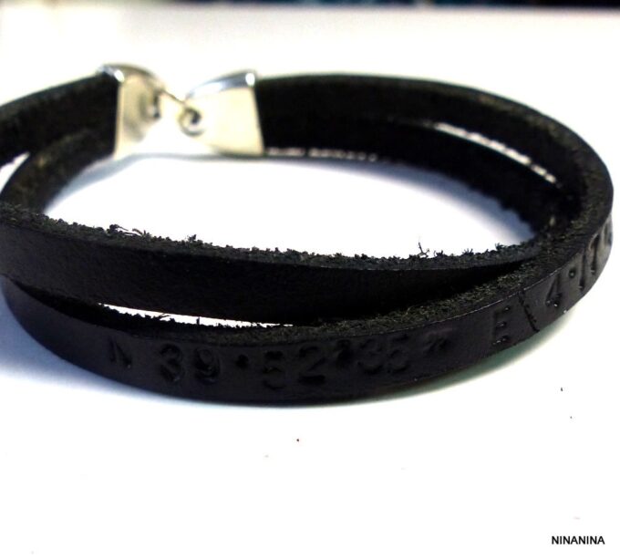 N4473terh_Bracelet_homme_cuir_personnalise_position_GPS-1
