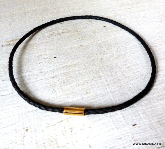 N4503b_Collier_homme_cuir_fermoir_Acier_inoxydable_dore_-_Bijoux_Colliers_en_ligne_Ninanina