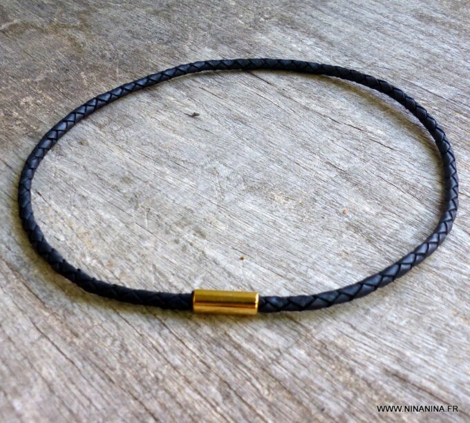 N4503d_Collier_homme_cuir_tresse_noir_fermoir_aimante_acier_inoxydable_dore_NINANINA