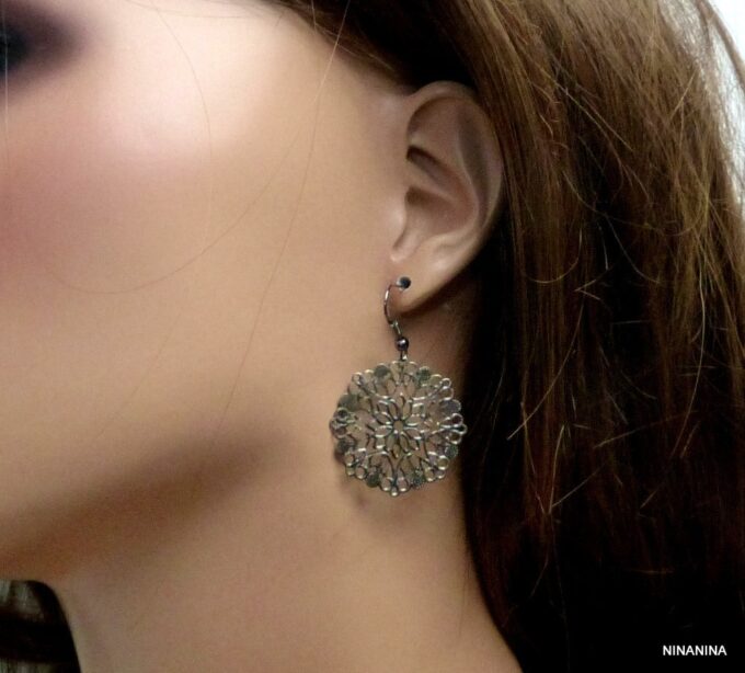 N456b_boucles_doreilles_femme_pendentif_rond_dentelle_metal_noir