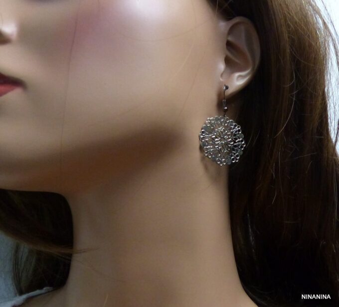N456e_boucles_doreilles_femme_pendentif_rond_dentelle_metal_noir