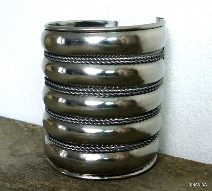 N4586bisa_Bracelet_manchette_large_artisanal_tribal_metal_argente