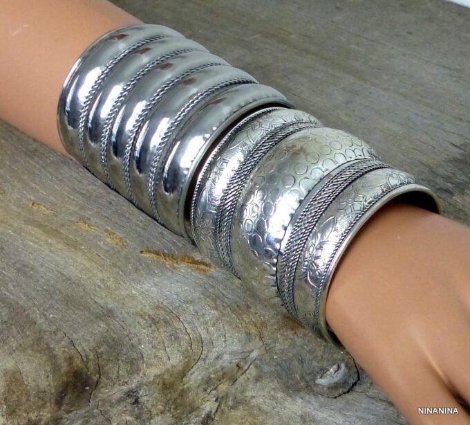 N4586bisb_Bracelet_manchette_large_artisanal_tribal_metal_argente