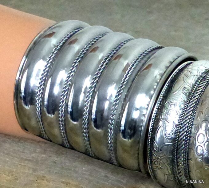 N4586bisf_Bracelet_manchette_large_artisanal_tribal_metal_argente