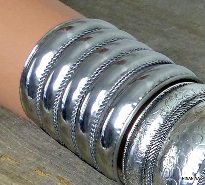 N4586bisn_Bracelet_manchette_large_artisanal_tribal_metal_argente