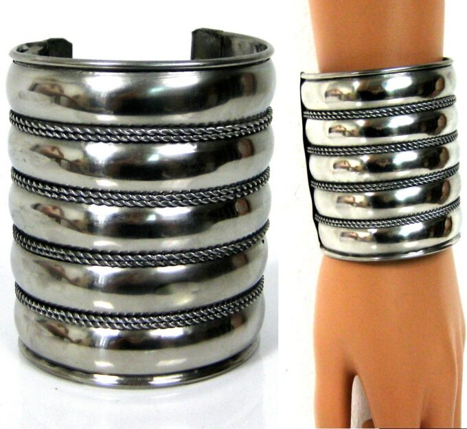N4586n_bracelet_manchette_metal_argente_ciselebis