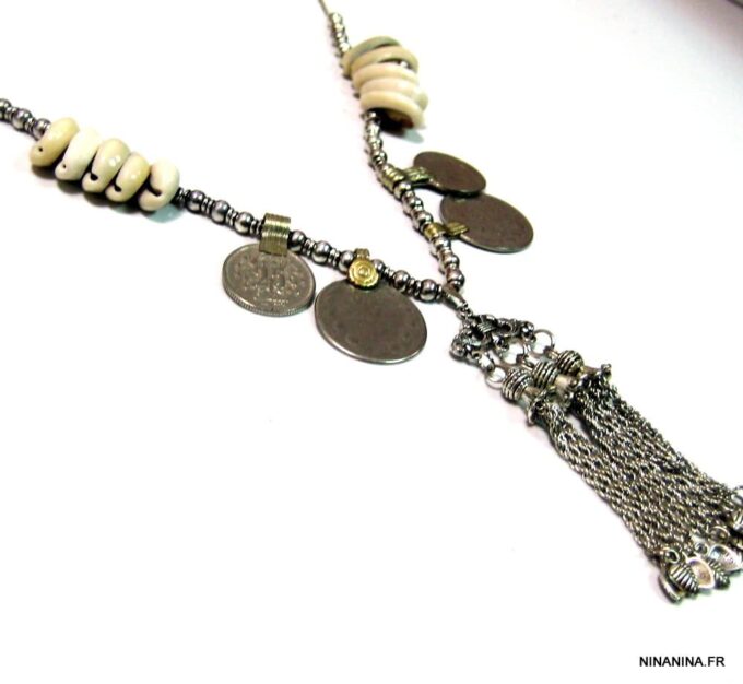 N4592o_collier_ethnique_pieces_et_coquillage_metal_argent