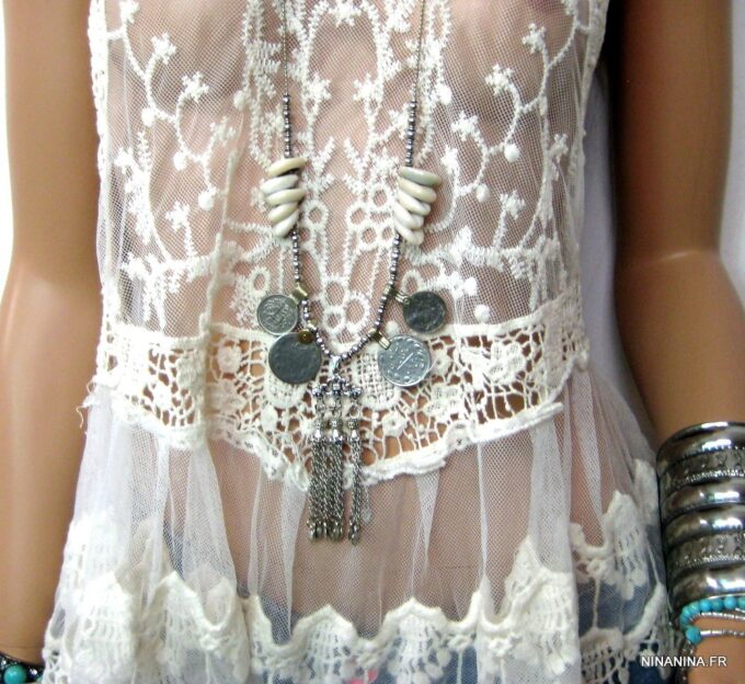 N4592v_collier_ethnique_pieces_et_coquillage_metal_argent