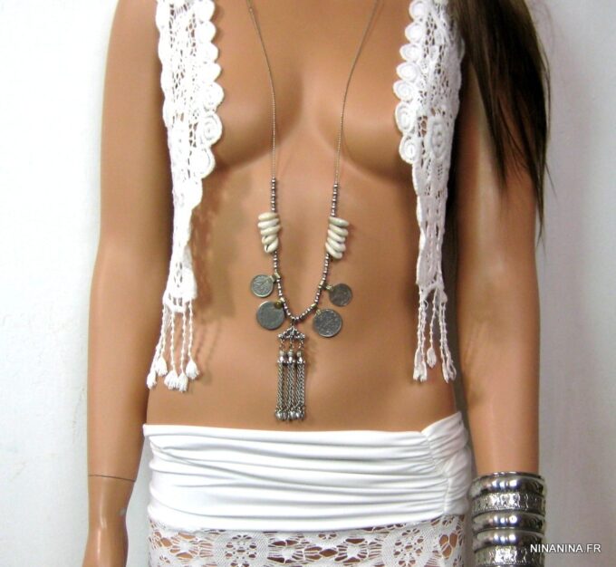 N4592w_collier_ethnique_pieces_et_coquillage_metal_argent