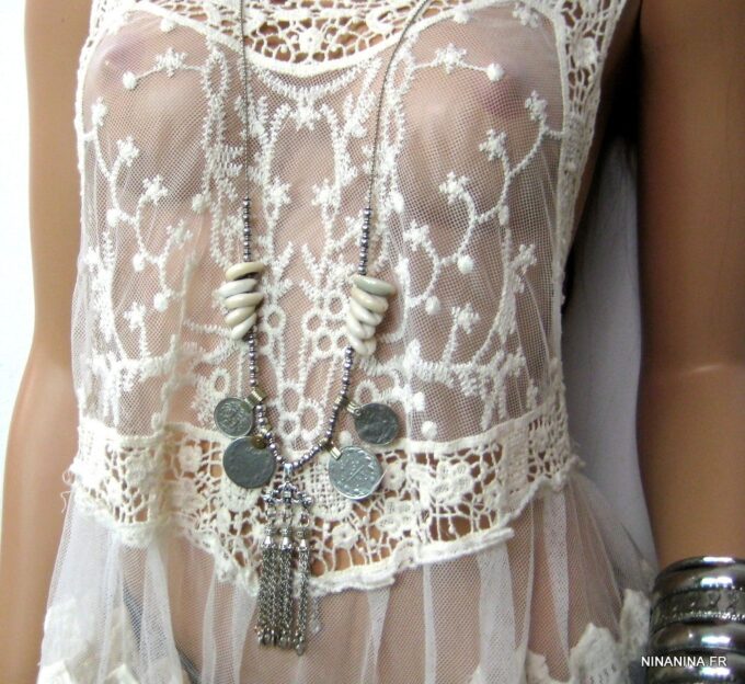 N4592y_collier_ethnique_pieces_et_coquillage_metal_argent