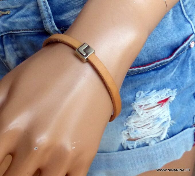 N4598C_Bracelet_cuir_personnalise_lettres_prenom_-Bijoux_Bracelets_en_ligne_NINANINA