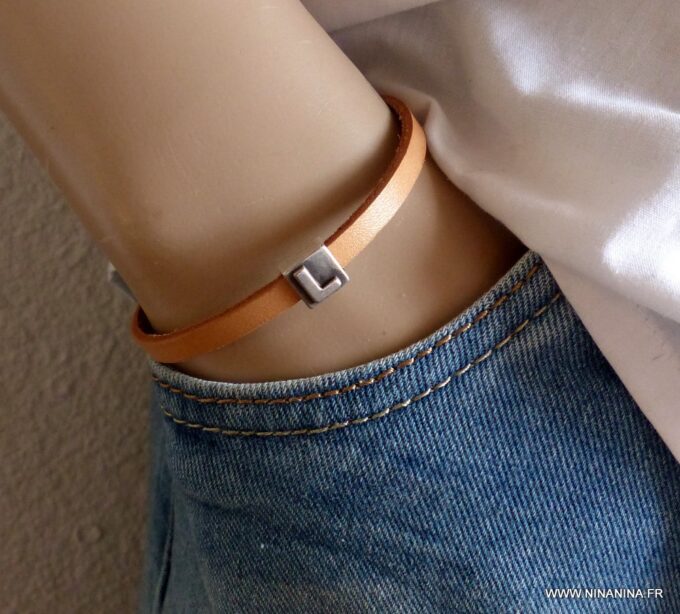 N4598I_Bracelet_cuir_personnalise_lettres_prenom_-Bijoux_Bracelets_en_ligne_NINANINA
