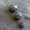 N4608c_Collier_femme_long_3_boules_metal_argent_NINANINA