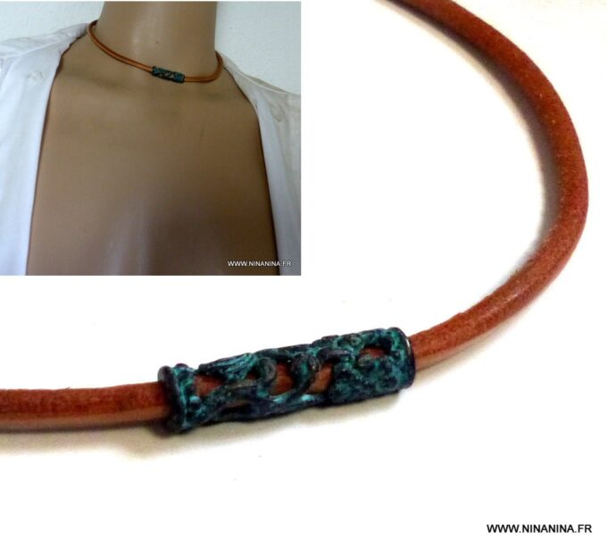 N4630_Collier_homme_cordon_cuir_perle_tube_patine_turquoise_NINANINA